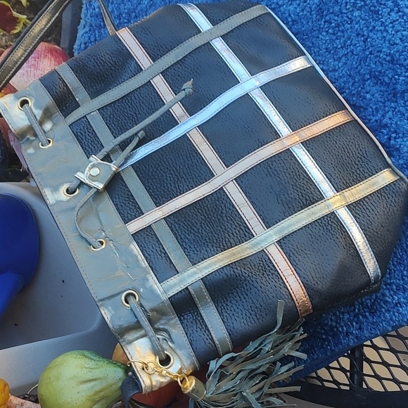 Black,Silver&Gold Pocket Book - Picture 5 of 12